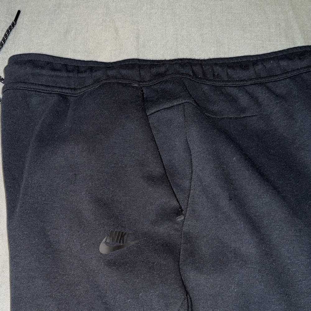 Mens Nike Tech Fleece Tracksuit (Black/Black) - Picture 9 of 13